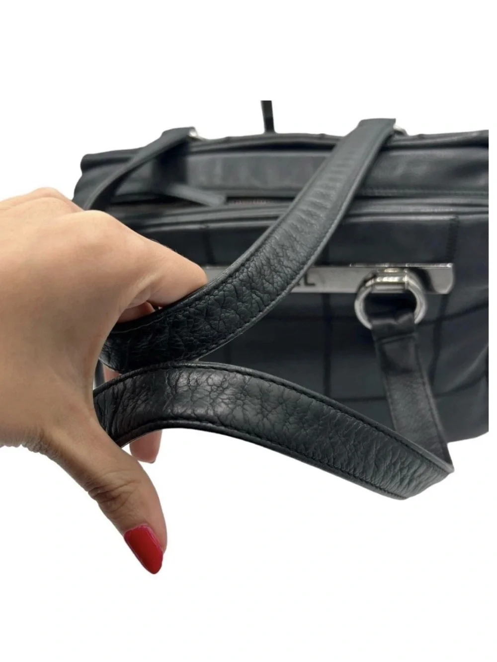 CHANEL Vintage Quilted Caviar Leather Shoulder Bag